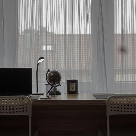 Modernes Mit Grossem Balkon, Vollausgestatteter Kueche Und Idealem Arbeitsplatz Fuer Office 加特林根