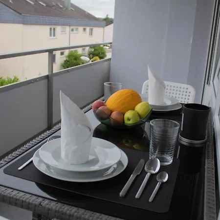 Apartment Modernes Studio: Balkon & Office Oase Gaertringen