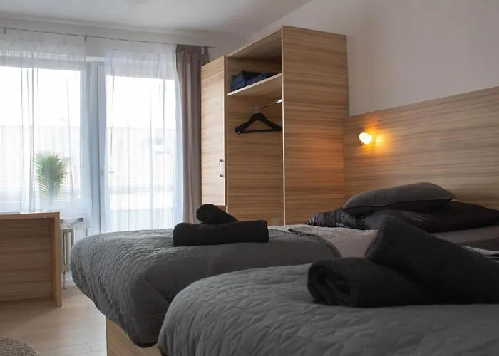 Modernes Mit Grossem Balkon, Vollausgestatteter Kueche Und Idealem Arbeitsplatz Fuer Office شقة