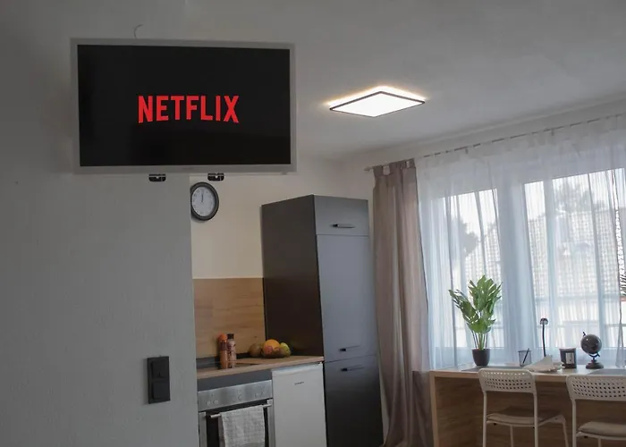 Modernes Mit Grossem Balkon, Vollausgestatteter Kueche Und Idealem Arbeitsplatz Fuer Office شقة *