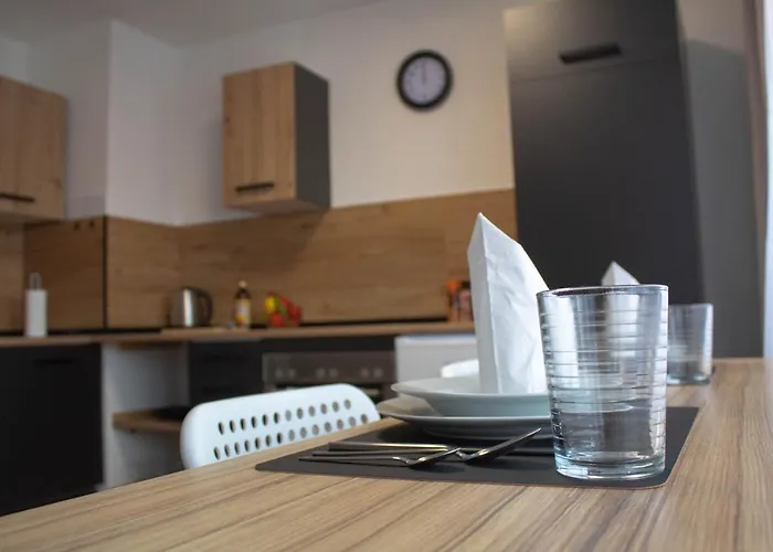 Modernes Mit Grossem Balkon, Vollausgestatteter Kueche Und Idealem Arbeitsplatz Fuer Office * غارتنغن