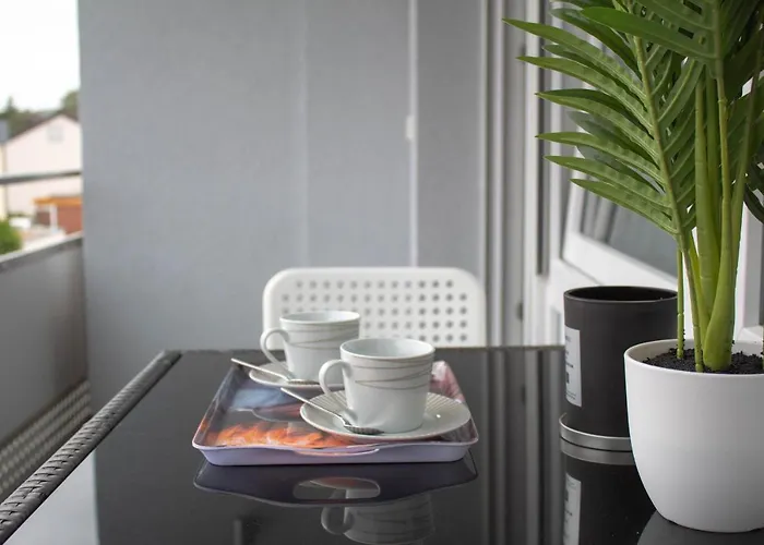 شقة Modernes Mit Grossem Balkon, Vollausgestatteter Kueche Und Idealem Arbeitsplatz Fuer Office